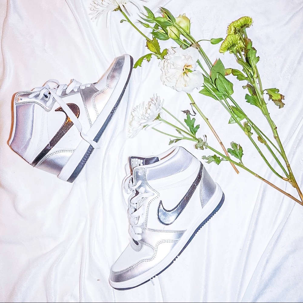NIKE FORCE HIGHTOP SNEAKERS